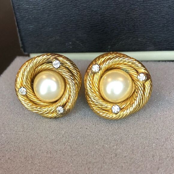 CHANEL Gold Pearl Crystal Accent Statement Earrings w/ Orig Box - Picture 17 of 17